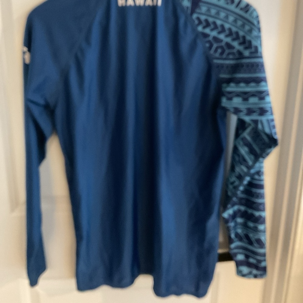 Hawaii Lea - Blue Long Sleeve Rash Guard with Tribal Print - Ladies Size Small - Picture 5 of 13